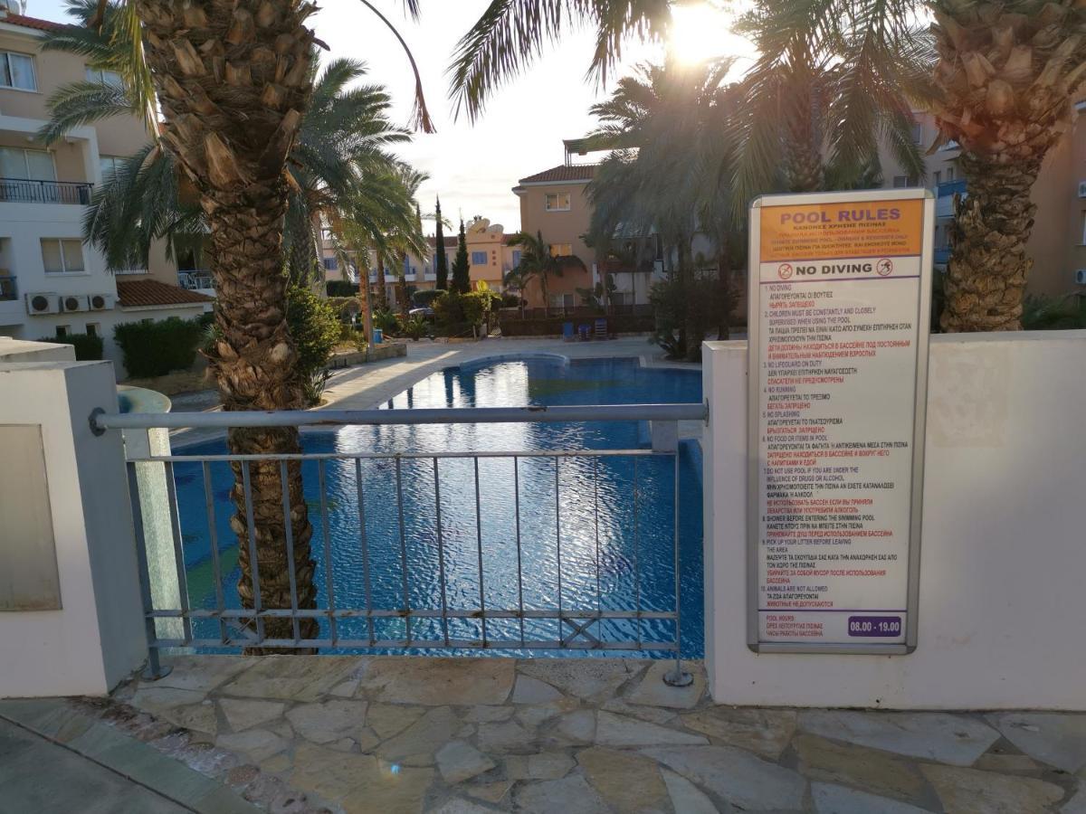 Iris Village, Near Kings Avenue Mall - By Imh Travel & Tours Paphos Bagian luar foto