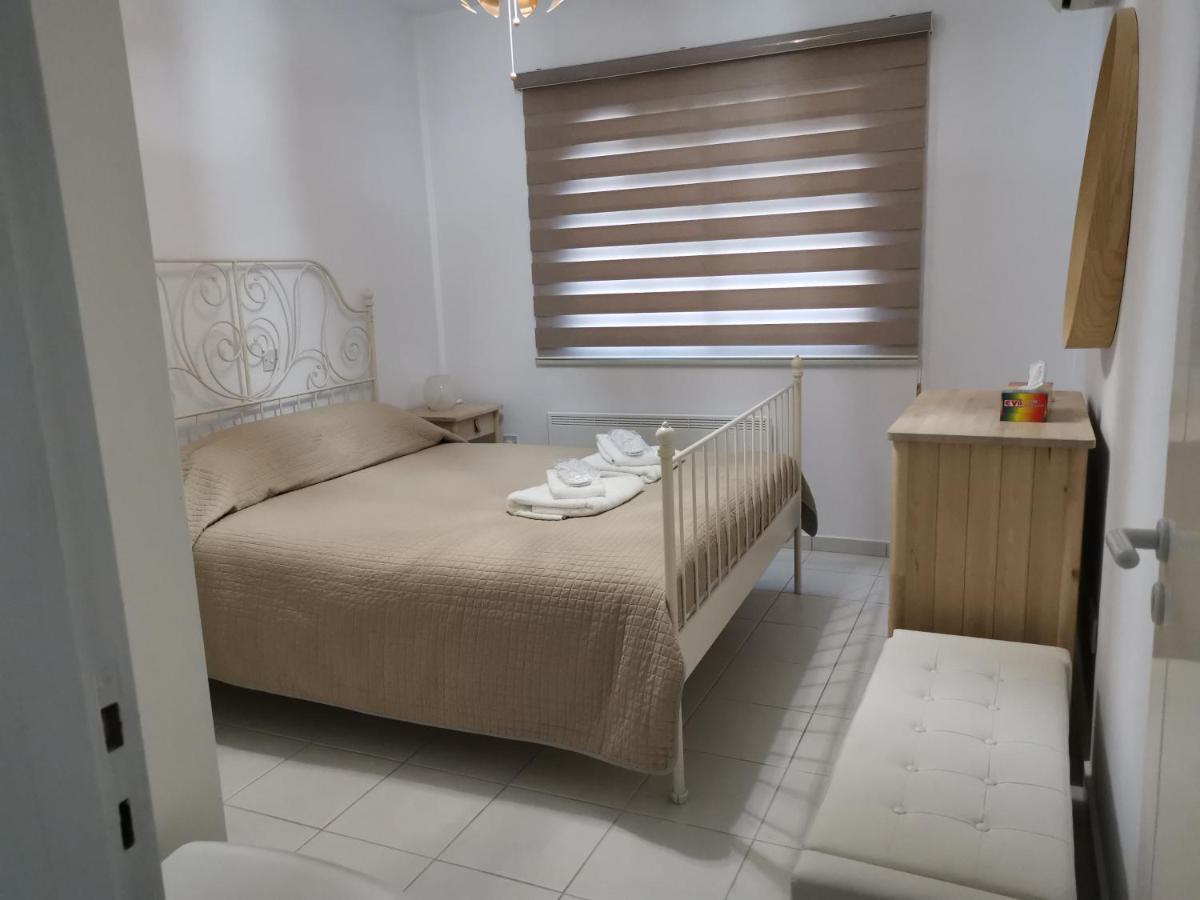 Iris Village, Near Kings Avenue Mall - By Imh Travel & Tours Paphos Bagian luar foto