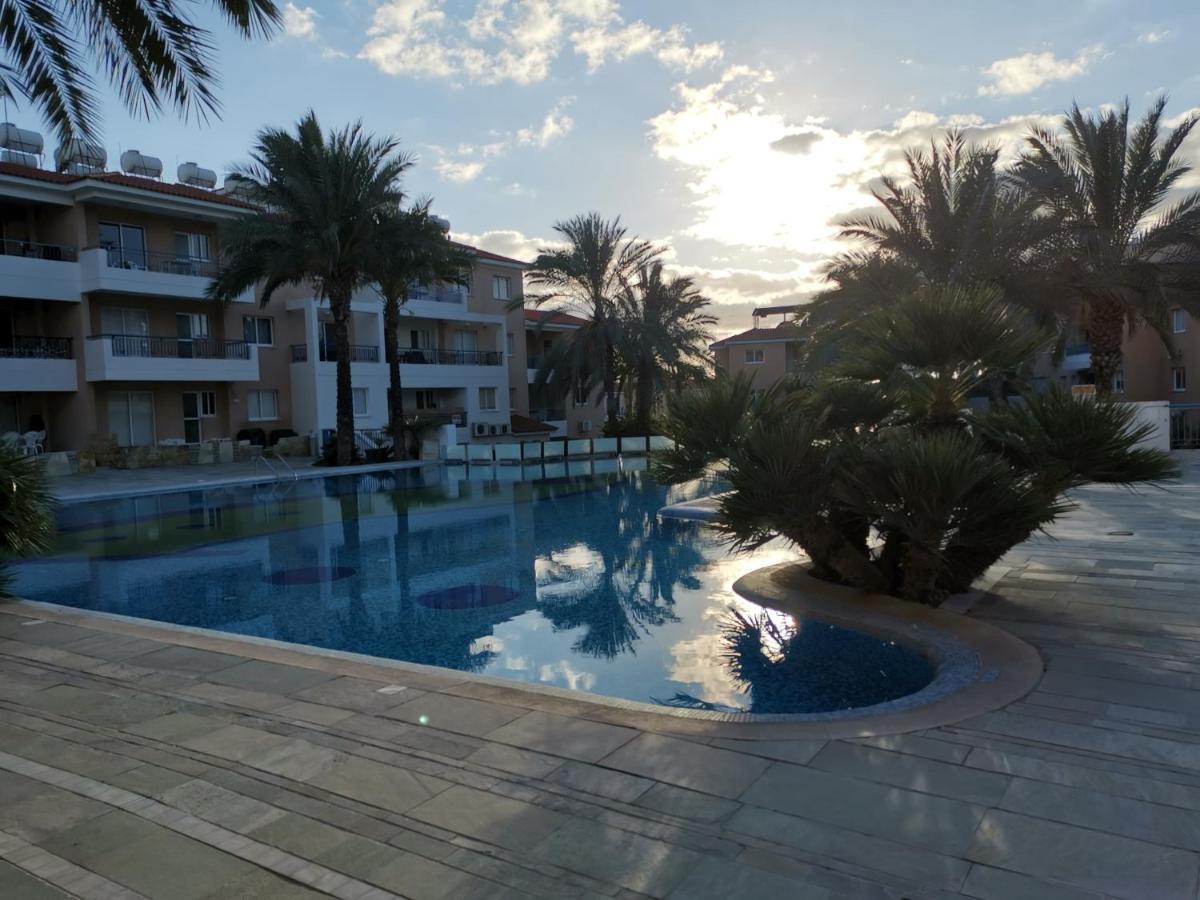 Iris Village, Near Kings Avenue Mall - By Imh Travel & Tours Paphos Bagian luar foto