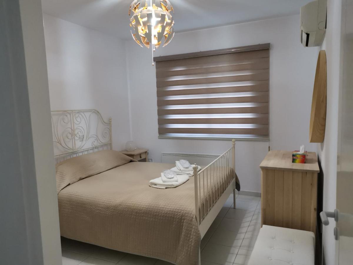 Iris Village, Near Kings Avenue Mall - By Imh Travel & Tours Paphos Bagian luar foto