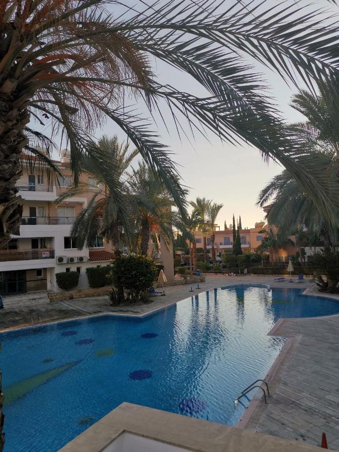 Iris Village, Near Kings Avenue Mall - By Imh Travel & Tours Paphos Bagian luar foto