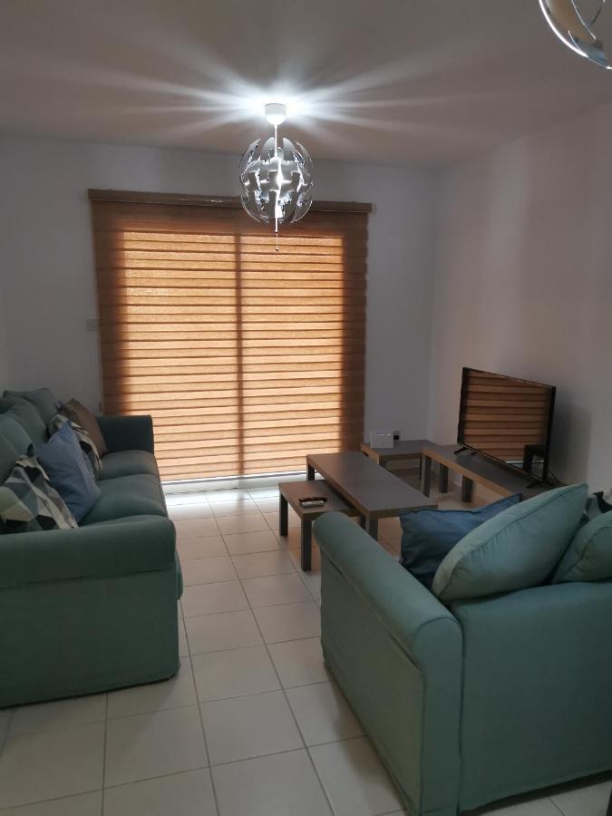 Iris Village, Near Kings Avenue Mall - By Imh Travel & Tours Paphos Bagian luar foto