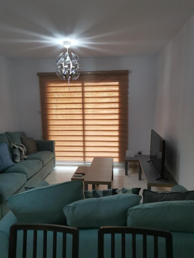 Iris Village, Near Kings Avenue Mall - By Imh Travel & Tours Paphos Bagian luar foto