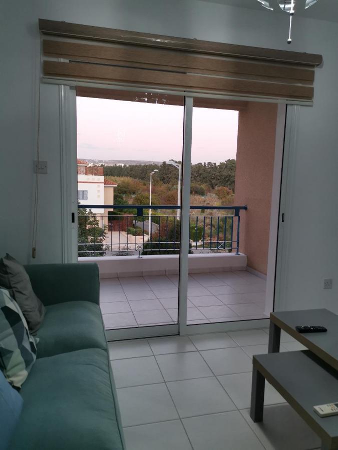 Iris Village, Near Kings Avenue Mall - By Imh Travel & Tours Paphos Bagian luar foto