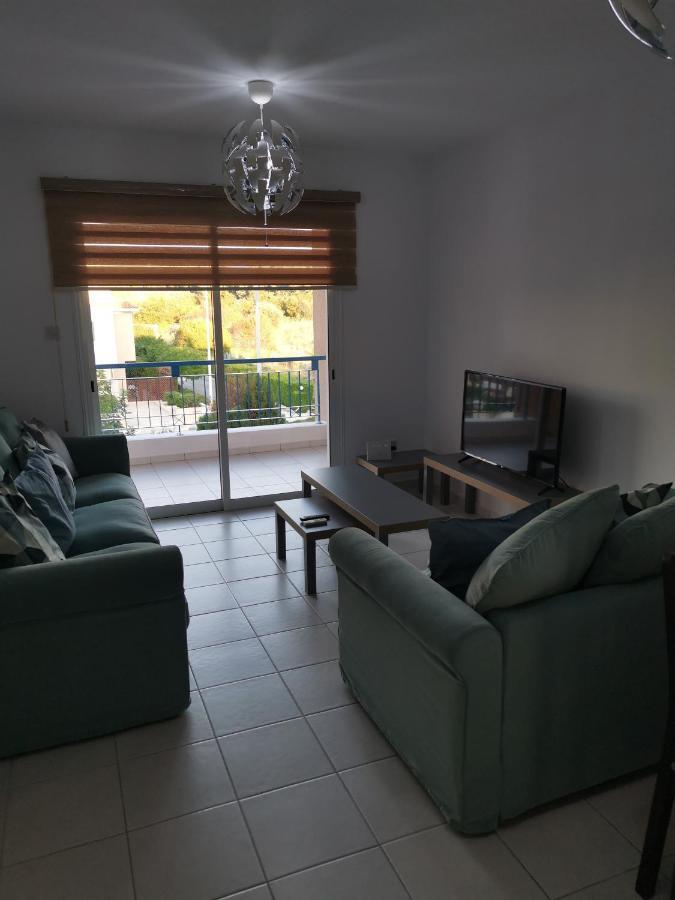 Iris Village, Near Kings Avenue Mall - By Imh Travel & Tours Paphos Bagian luar foto
