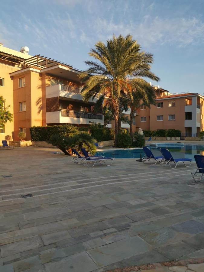 Iris Village, Near Kings Avenue Mall - By Imh Travel & Tours Paphos Bagian luar foto