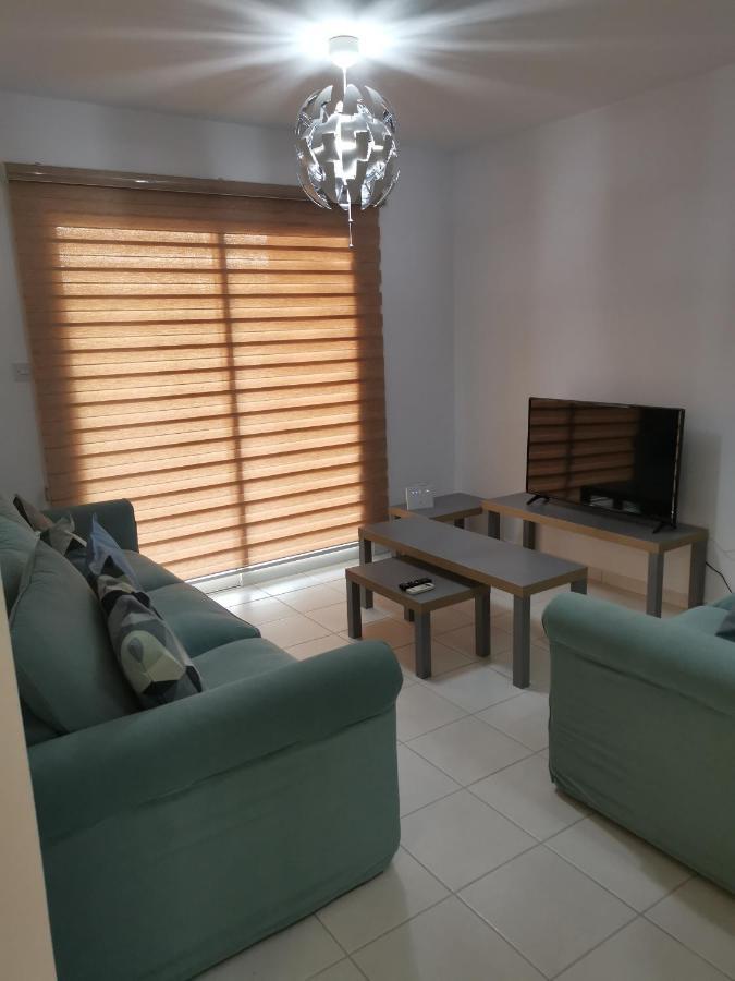 Iris Village, Near Kings Avenue Mall - By Imh Travel & Tours Paphos Bagian luar foto